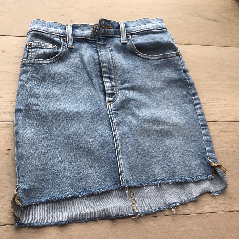 Wilfred Free Light wash blue jean skirt